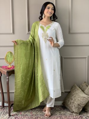 Ethnic Motifs Embroidered Sequinned Kurta With Trousers & Dupatta
